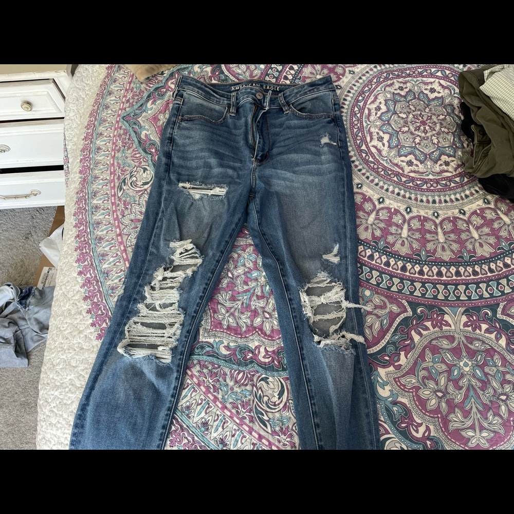 American eagle distressed blue jegging
